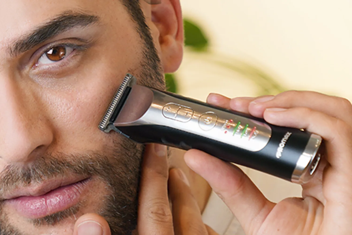 تفاوت ماشین ریش‌تراش معمولی و صفر زن؛ کدام گزینه برای شما بهتر است؟